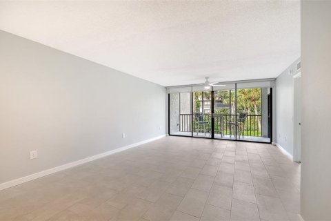 Condo in Sarasota, Florida, 2 bedrooms  № 2359120 - photo 6