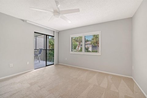 Condo in Sarasota, Florida, 2 bedrooms  № 2359120 - photo 21