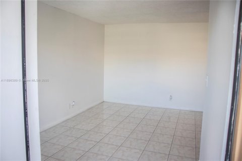 Copropriété à vendre à Hollywood, Floride: 1 chambre, 47.38 m2 № 1948425 - photo 6