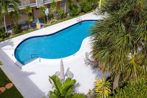 Copropriété à vendre à Hollywood, Floride: 1 chambre, 47.38 m2 № 1948425 - photo 16