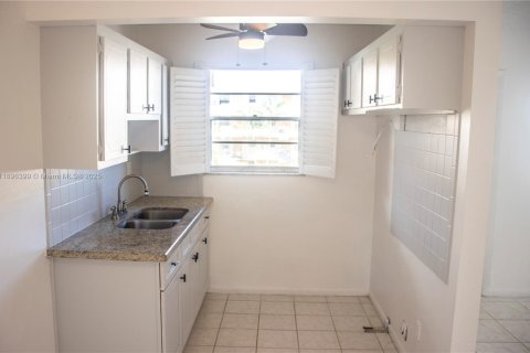 Copropriété à vendre à Hollywood, Floride: 1 chambre, 47.38 m2 № 1948425 - photo 10