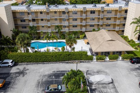 Copropriété à vendre à Hollywood, Floride: 1 chambre, 47.38 m2 № 1948425 - photo 3