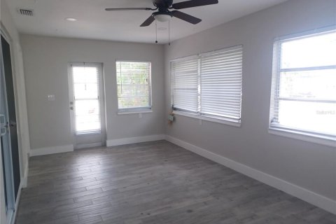 Casa en alquiler en Belleair Beach, Florida, 3 dormitorios, 100.52 m2 № 1676982 - foto 15