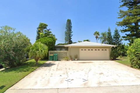 Casa en alquiler en Belleair Beach, Florida, 3 dormitorios, 100.52 m2 № 1676982 - foto 2
