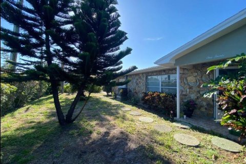 Casa en alquiler en Belleair Beach, Florida, 3 dormitorios, 100.52 m2 № 1676982 - foto 1