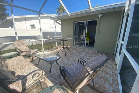 Casa en alquiler en Belleair Beach, Florida, 3 dormitorios, 100.52 m2 № 1676982 - foto 5