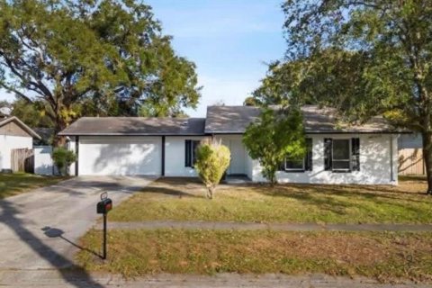 Villa ou maison à Tampa, Floride 4 chambres, 151.9 m2 № 2339350