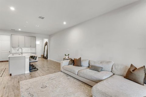 Touwnhouse à louer à Odessa, Floride: 3 chambres, 159.42 m2 № 2388951 - photo 9