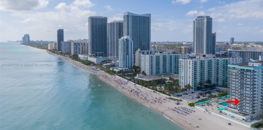 Appartement à Hollywood, Floride 2 chambres, 127.09 m2 № 1877494
