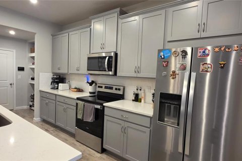 Touwnhouse à louer à Lutz, Floride: 3 chambres, 207.17 m2 № 2342326 - photo 10
