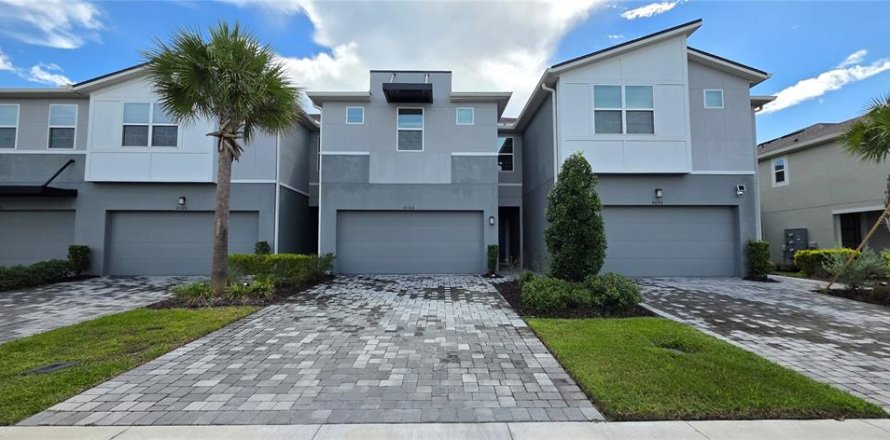 Touwnhouse à Lutz, Floride 3 chambres, 207.17 m2 № 2342326
