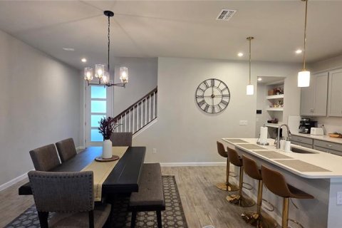 Touwnhouse à louer à Lutz, Floride: 3 chambres, 207.17 m2 № 2342326 - photo 6