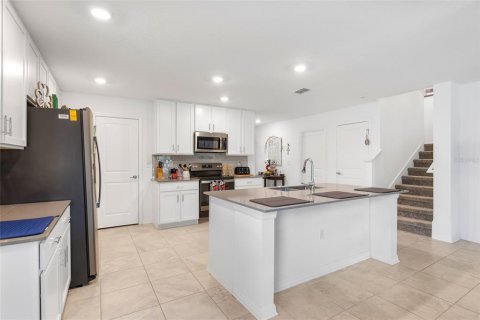 House in Kissimmee, Florida 5 bedrooms, 269.04 sq.m. № 2209912 - photo 13