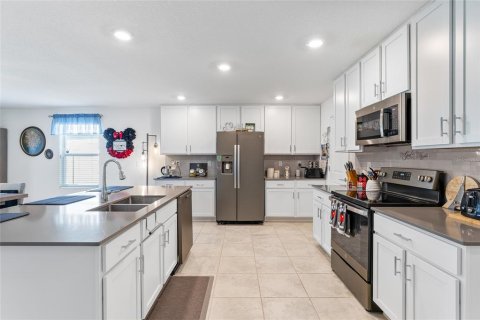 House in Kissimmee, Florida 5 bedrooms, 269.04 sq.m. № 2209912 - photo 14
