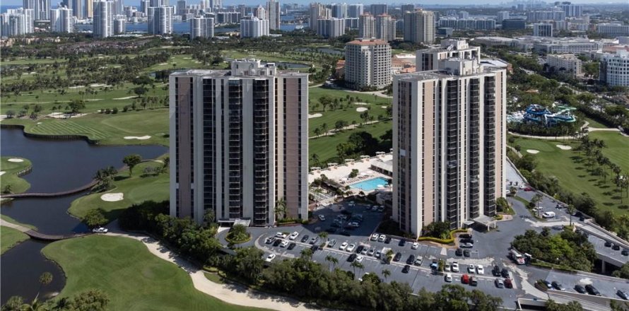 Condominio en Aventura, Florida, 2 dormitorios № 909040