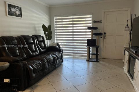 Condo in Dania Beach, Florida, 2 bedrooms  № 1932910 - photo 4