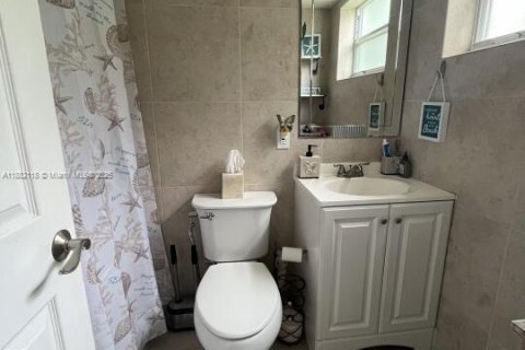 Condo in Dania Beach, Florida, 2 bedrooms  № 1932910 - photo 13