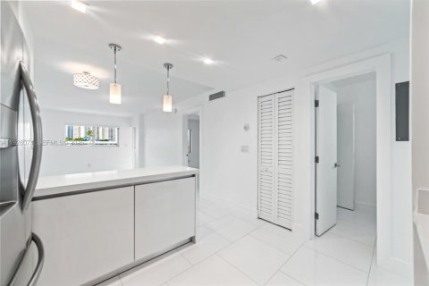 Condominio en alquiler en North Miami Beach, Florida, 1 dormitorio, 51.84 m2 № 1986802 - foto 9