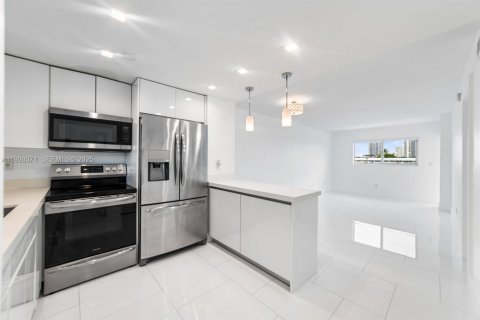 Condominio en alquiler en North Miami Beach, Florida, 1 dormitorio, 51.84 m2 № 1986802 - foto 7
