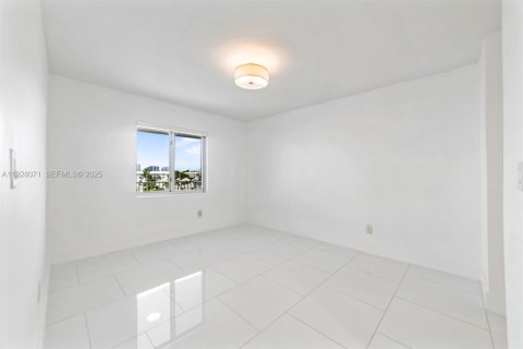 Condominio en alquiler en North Miami Beach, Florida, 1 dormitorio, 51.84 m2 № 1986802 - foto 18