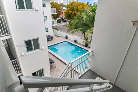 Condominio en alquiler en North Miami Beach, Florida, 1 dormitorio, 51.84 m2 № 1986802 - foto 4
