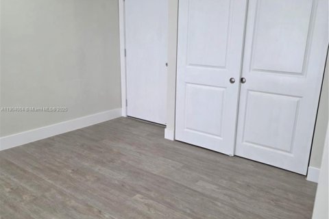 Снять в аренду кондоминиум в Майами, Флорида 2 спальни, 89.93м2, № 1954843 - фото 10