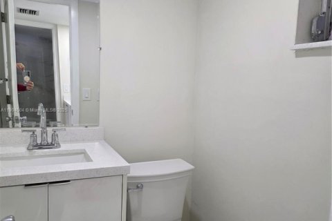 Снять в аренду кондоминиум в Майами, Флорида 2 спальни, 89.93м2, № 1954843 - фото 29