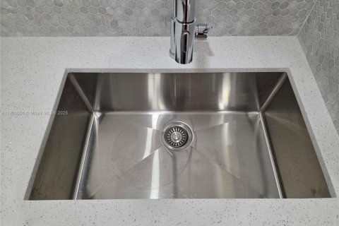 Снять в аренду кондоминиум в Майами, Флорида 2 спальни, 89.93м2, № 1954843 - фото 7