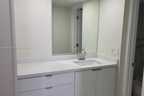 Снять в аренду кондоминиум в Майами, Флорида 2 спальни, 89.93м2, № 1954843 - фото 25