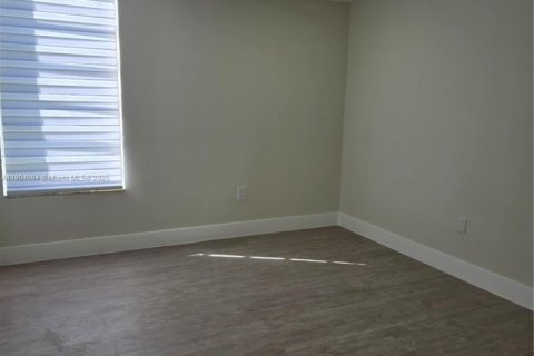 Снять в аренду кондоминиум в Майами, Флорида 2 спальни, 89.93м2, № 1954843 - фото 15