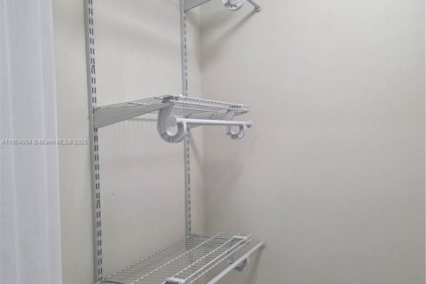 Снять в аренду кондоминиум в Майами, Флорида 2 спальни, 89.93м2, № 1954843 - фото 22