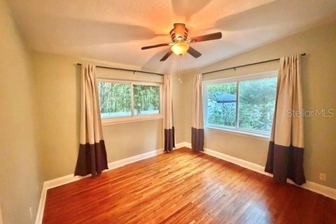 House in Orlando, Florida 3 bedrooms, 107.95 sq.m. № 2398862 - photo 9