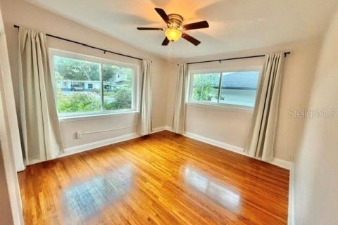 House in Orlando, Florida 3 bedrooms, 107.95 sq.m. № 2398862 - photo 13