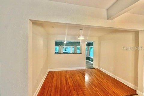 House in Orlando, Florida 3 bedrooms, 107.95 sq.m. № 2398862 - photo 11