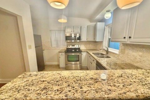 House in Orlando, Florida 3 bedrooms, 107.95 sq.m. № 2398862 - photo 7