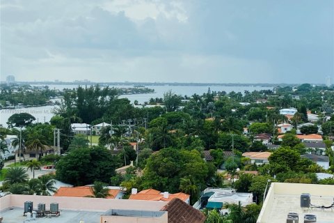 Copropriété à louer à Surfside, Floride: 1 chambre, 106.84 m2 № 1739036 - photo 2