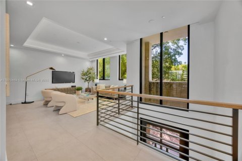 Townhouse in Coral Gables, Florida 6 bedrooms, 462.1 sq.m. № 1898371 - photo 21