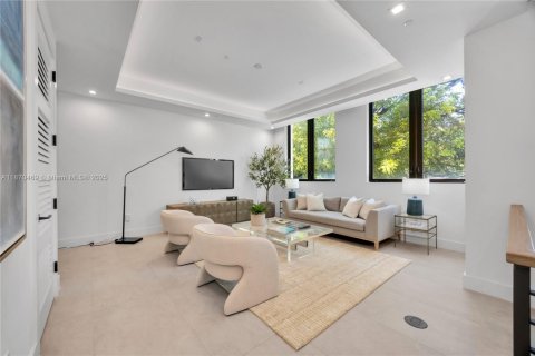 Townhouse in Coral Gables, Florida 6 bedrooms, 462.1 sq.m. № 1898371 - photo 22