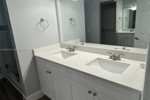 Villa ou maison à vendre à Sunrise, Floride: 4 chambres, 173.36 m2 № 2394652 - photo 11