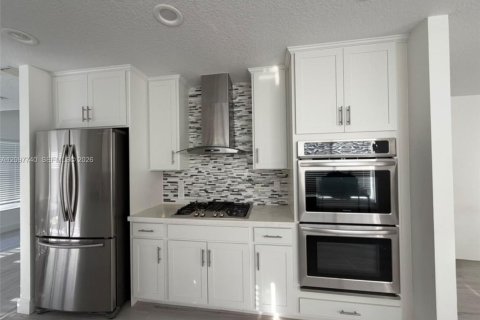 Villa ou maison à vendre à Sunrise, Floride: 4 chambres, 173.36 m2 № 2394652 - photo 6