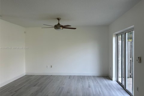 Villa ou maison à vendre à Sunrise, Floride: 4 chambres, 173.36 m2 № 2394652 - photo 8