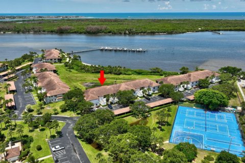 Condo à Stuart, Floride, 2 chambres  № 2147231