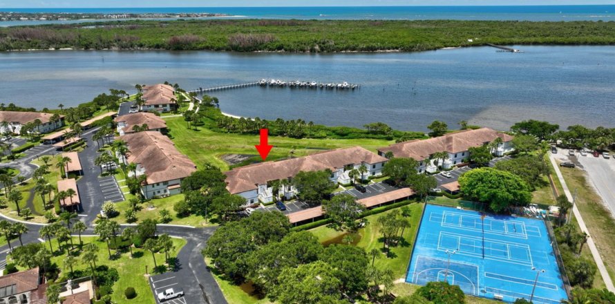 Condo à Stuart, Floride, 2 chambres № 2147231