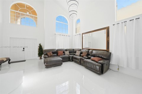 Купить виллу или дом в Хомстед, Флорида 6 спален, 299.33м2, № 2047686 - фото 16