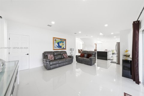 Купить виллу или дом в Хомстед, Флорида 6 спален, 299.33м2, № 2047686 - фото 27