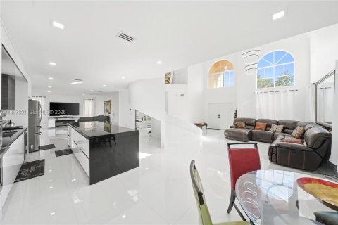 Купить виллу или дом в Хомстед, Флорида 6 спален, 299.33м2, № 2047686 - фото 21