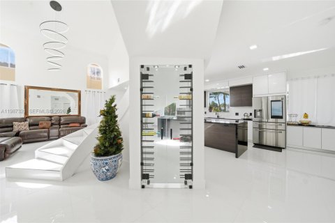 Купить виллу или дом в Хомстед, Флорида 6 спален, 299.33м2, № 2047686 - фото 25