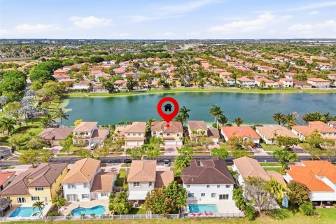 Купить виллу или дом в Хомстед, Флорида 6 спален, 299.33м2, № 2047686 - фото 2