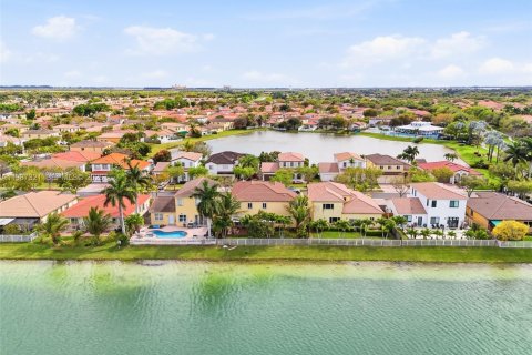 Купить виллу или дом в Хомстед, Флорида 6 спален, 299.33м2, № 2047686 - фото 7