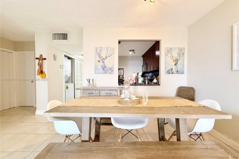 Copropriété à vendre à North Bay Village, Floride: 1 chambre, 70.61 m2 № 1968156 - photo 13